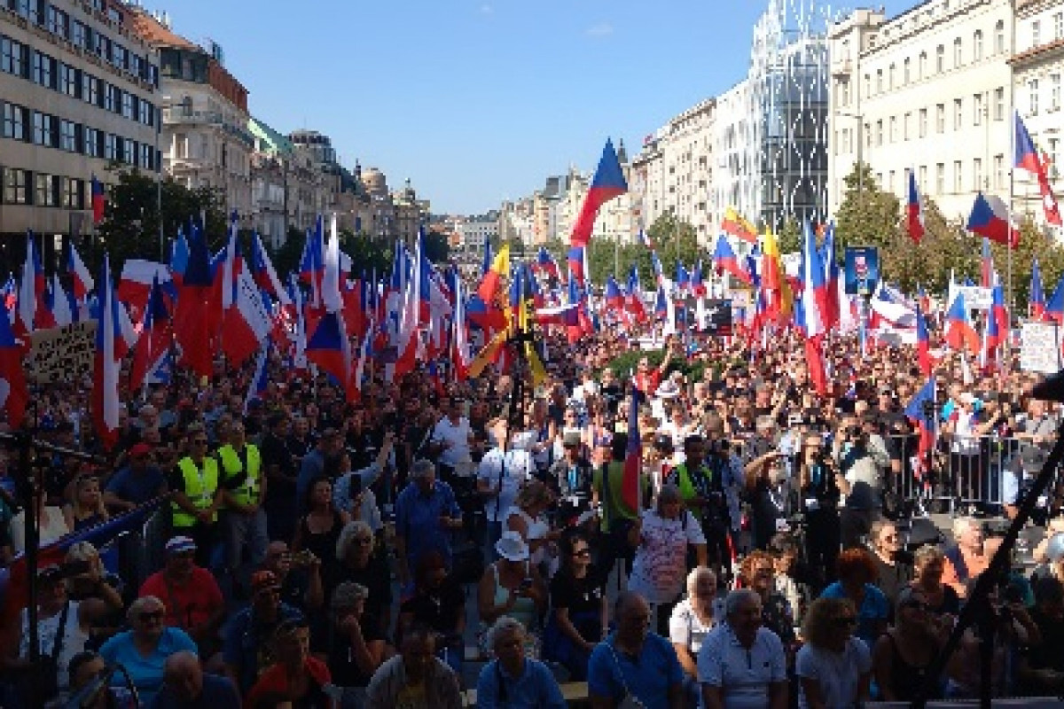 Jak byl plný Václavák? Manipulace médií odhalena Jak byl plný Václavák? Manipulace médií odhalena