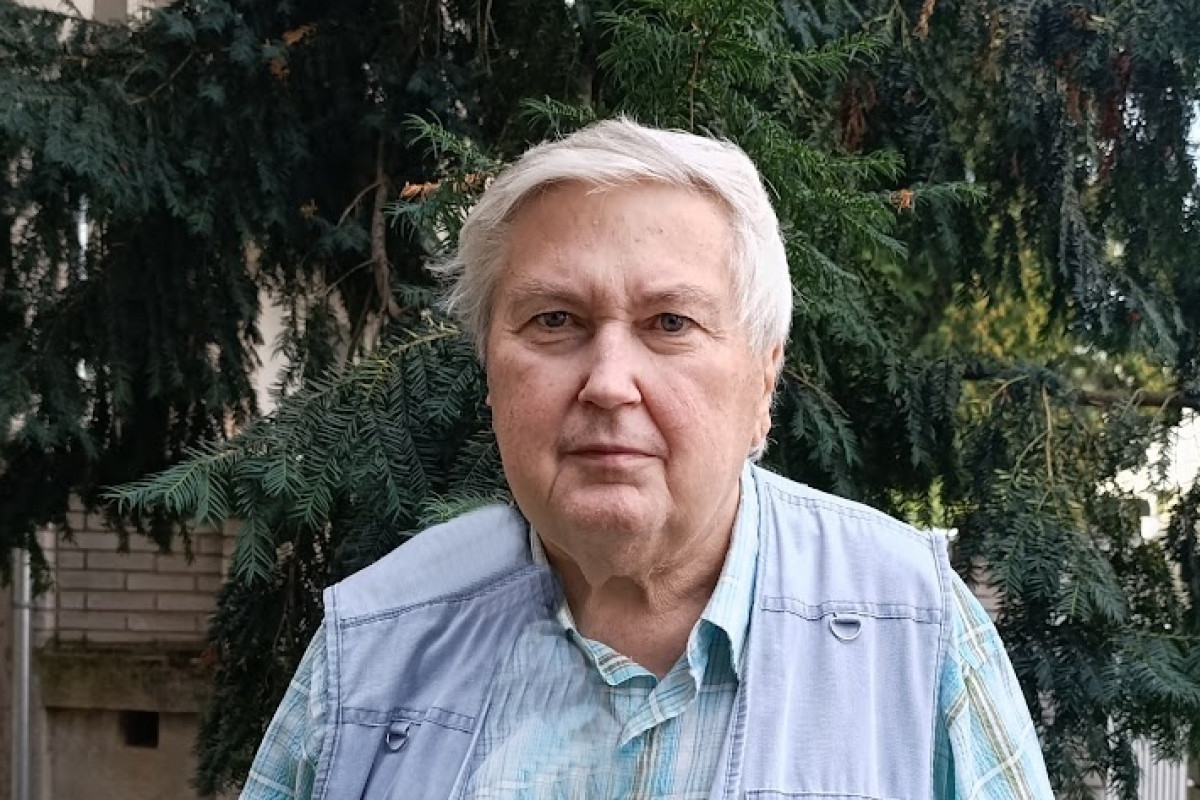 Roček: Proč nizozemské tajné služby hrají komedii?