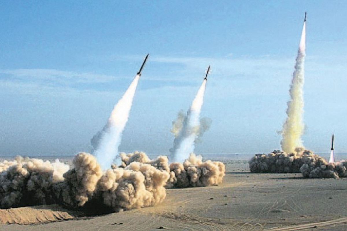 Hútíové jsou připraveni zaútočit na klíčovou vodní cestu