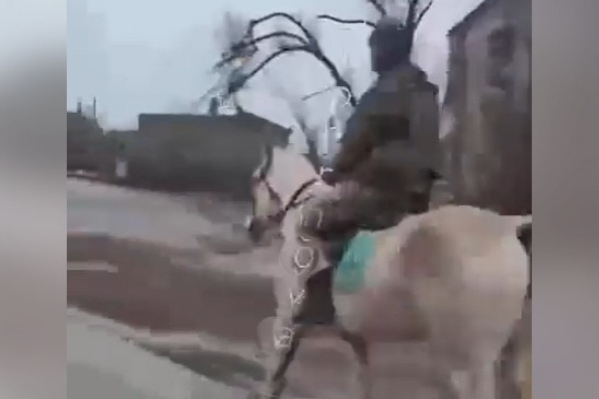 Rusové nasadili do útoku jízdu, vojáci na koních byli v Pokrovsku