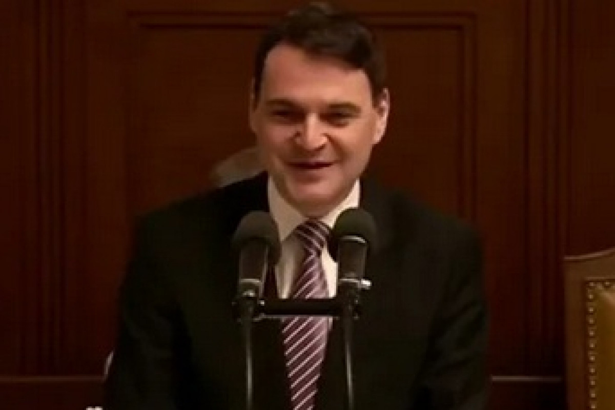 Macinka zvedl Sněmovnu ze židlí a vyhlásil konec ideologiím
