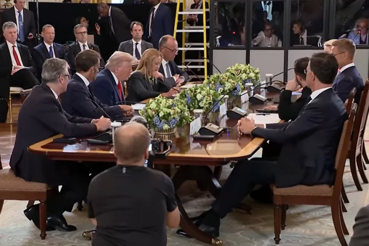 Proč Merz, Macron a Leyenová jdou Zelenskému v patách? Protože chrání svou vlastní kůži