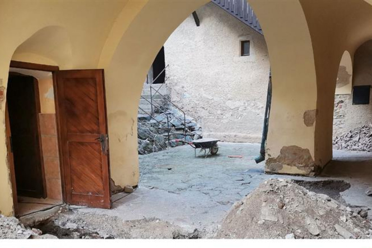 Stavbaři odkrývají původní podobu hradu Kámen
