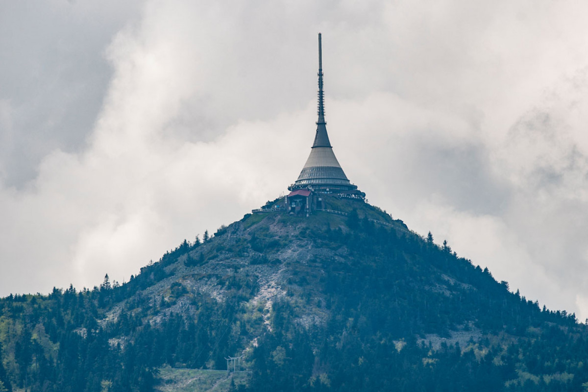 Liberecký kraj koupil Horský hotel a vysílač Ještěd