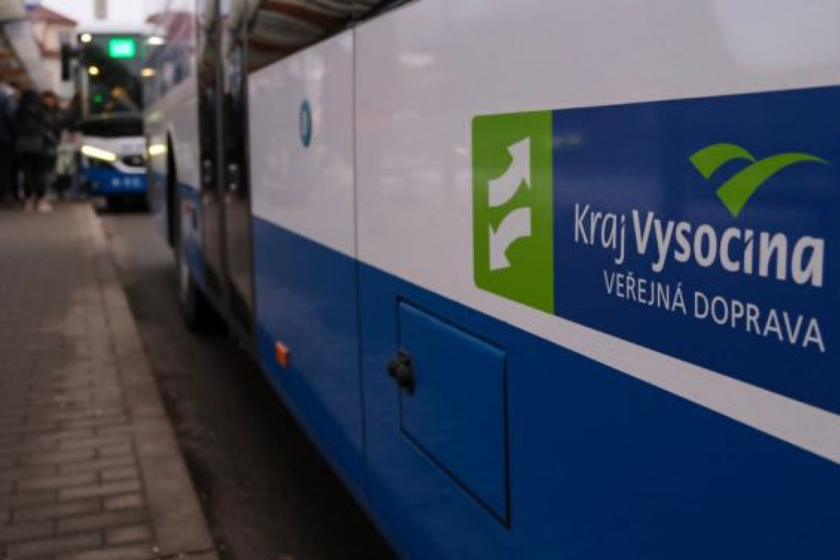 Zájem o příspěvek na sedmidenní jízdenku VDV roste