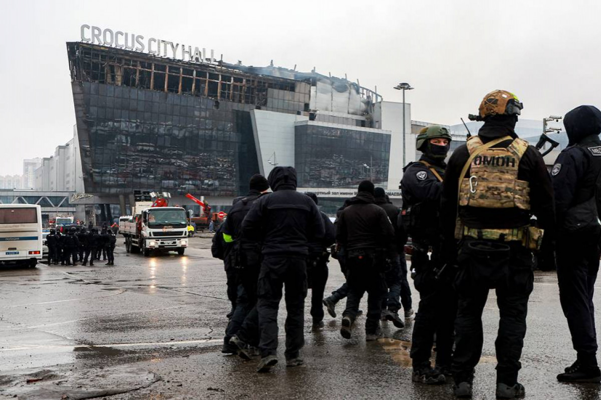 Teroristický útok v Moskvě: Více než 143 mrtvých a nejméně 100 zraněných