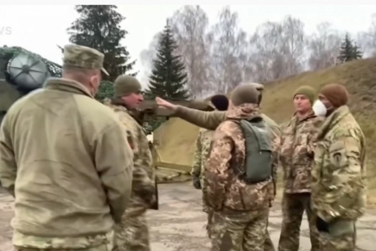 FT: Na Ukrajině už slouží vojáci ze Západu, na výzvu Macrona nečekali