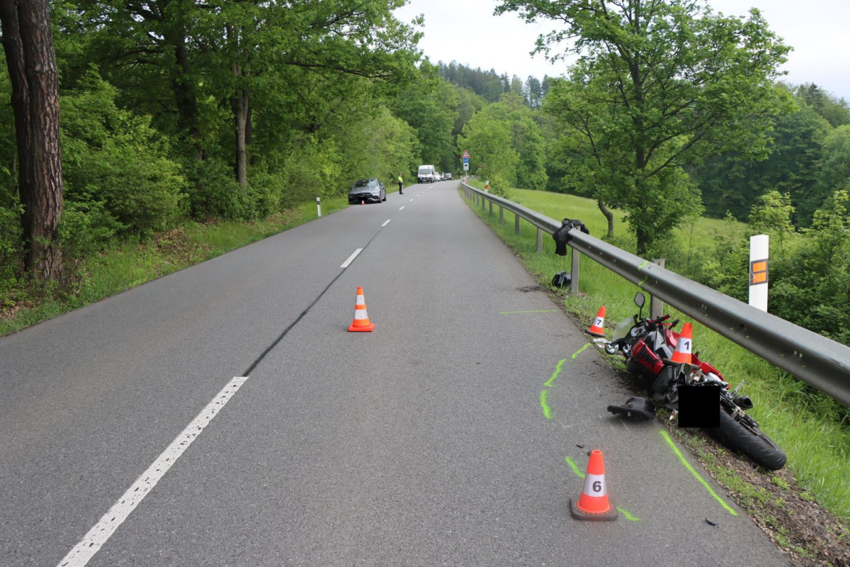 Motocyklista havaroval u Petrůvky na Zlínsku