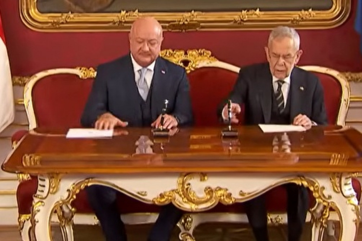 Dopisy z Vídně: Parodie na volby... Dopisy z Vídně: Parodie na volby...