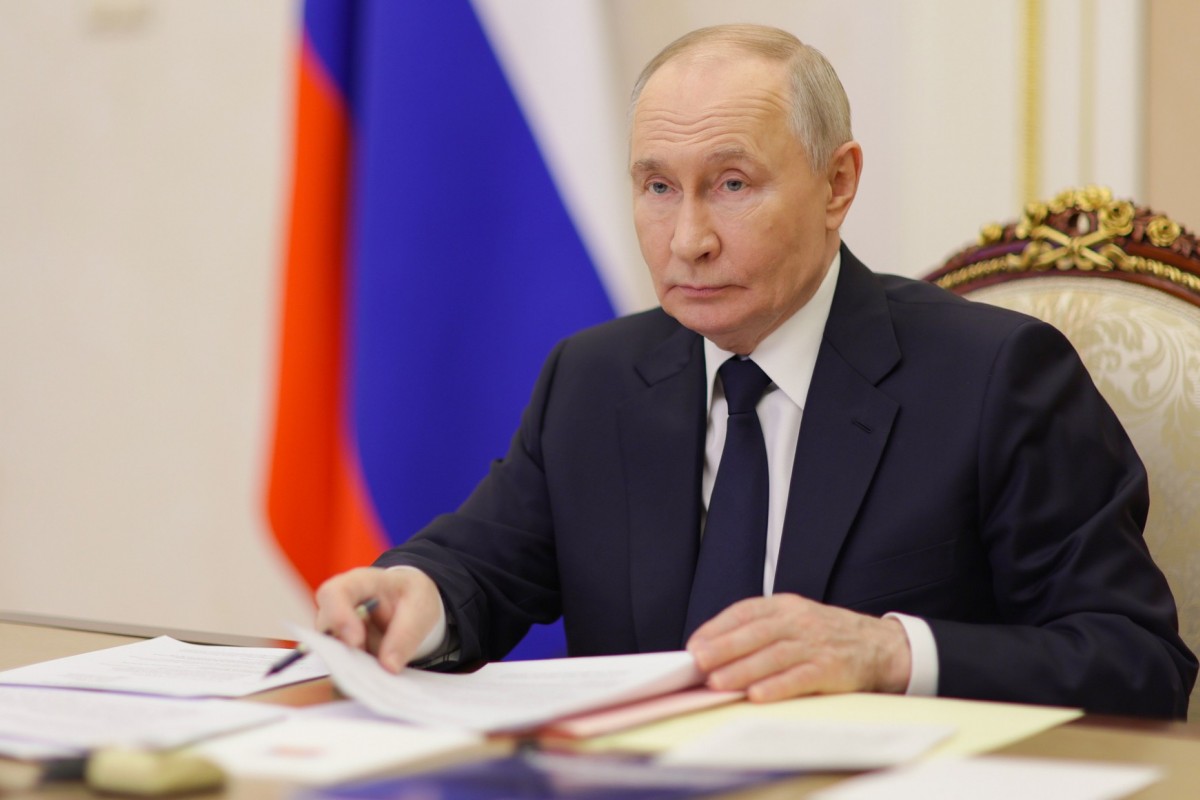 Putin: Kyjev v současné době přemýšlí, jak formalizovat konec války