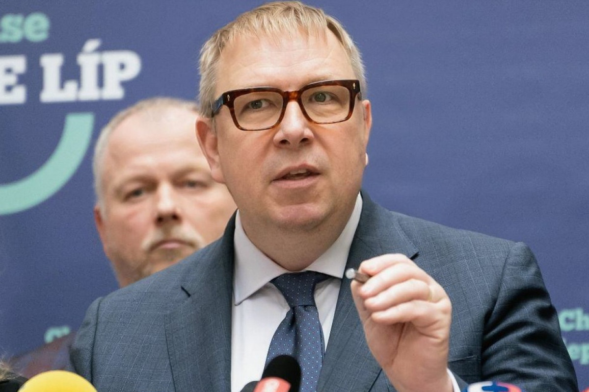 Vláda zanechá spálenou zem a seniory děsí záměrně, říká Juchelka