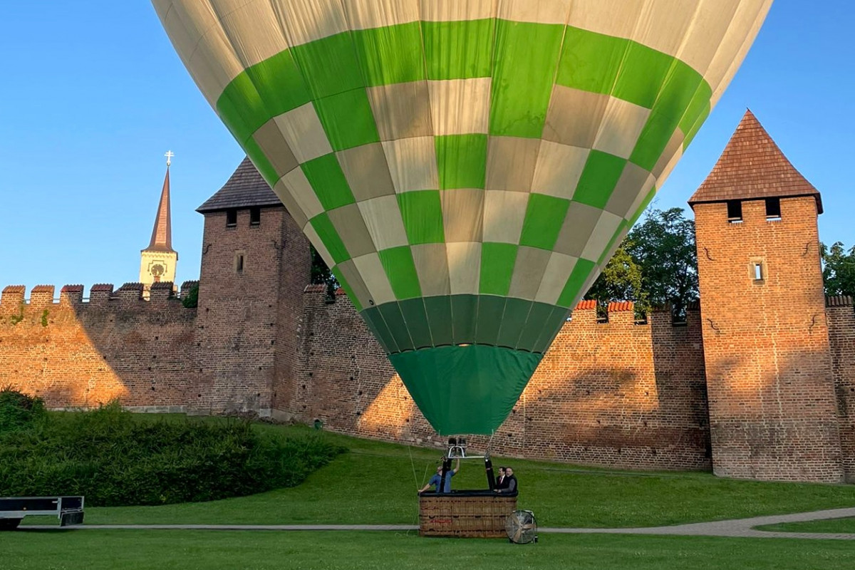 Město Nymburk zažilo svatbu jako z pohádky Město Nymburk zažilo svatbu jako z pohádky