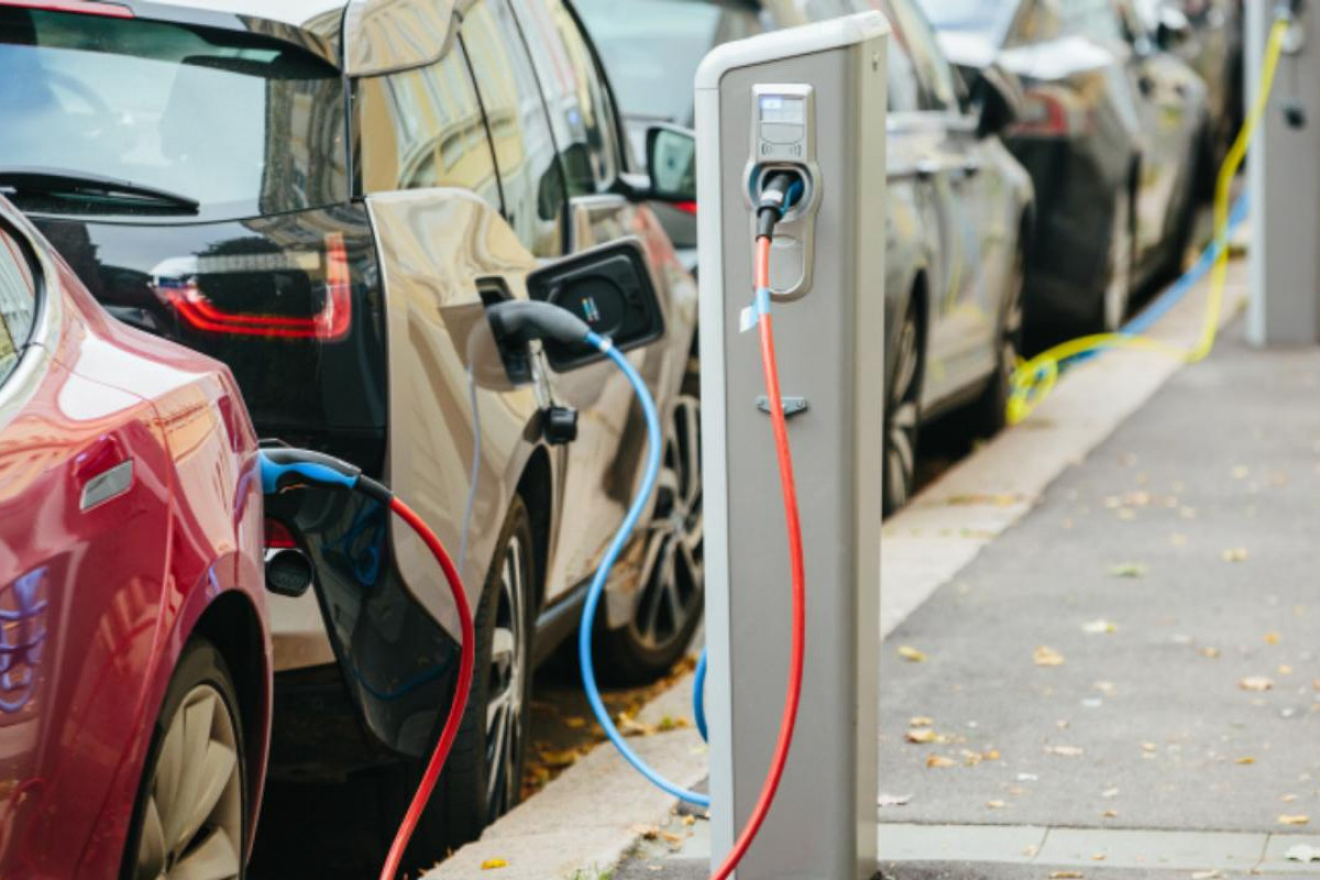 1500 městských dobíjecích stanic pro elektromobily v Praze