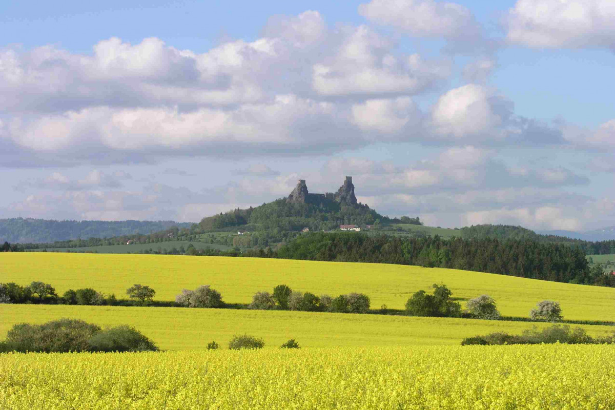 Kouzlo Českého ráje: hrady, skalní útvary i pěší putování Kouzlo Českého ráje: hrady, skalní útvary i pěší putování