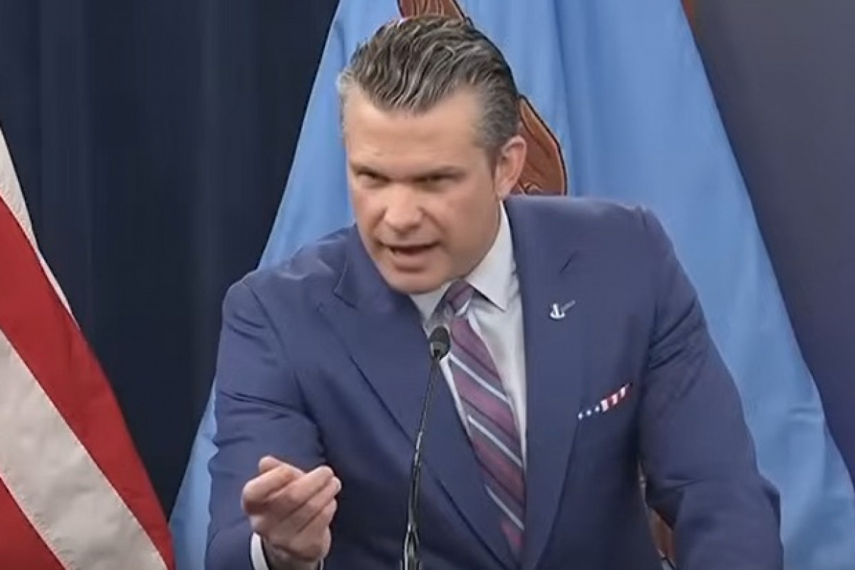 Hegseth bez konzultace zastavil zbraně pro Ukrajinu Hegseth bez konzultace zastavil zbraně pro Ukrajinu