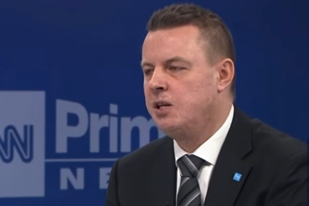 Válka po čtyřech letech. Rajchl ve studiu rozbil pohodlí