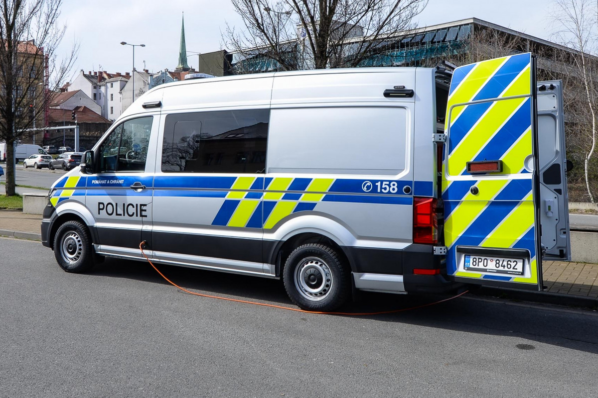Plzeň darovala policii novou ‚pojízdnou kancelář‘