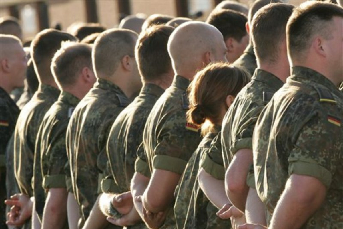 Bundeswehr „polkne" nizozemskou armádu a armády malých zemí EU
