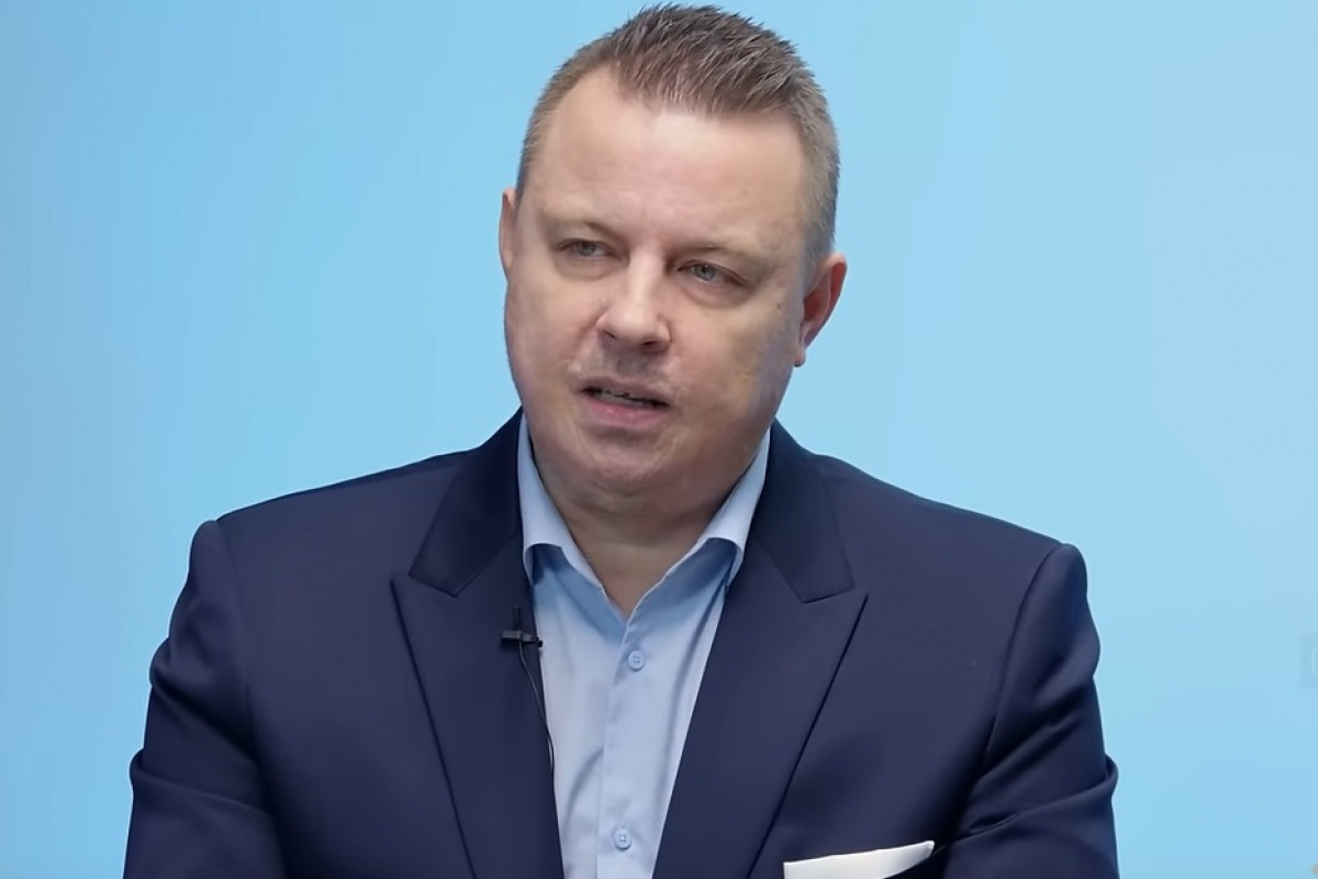 Ukrajinská vlajka ve Sněmovně byla symbolem podřízenosti, míní Rajchl Ukrajinská vlajka ve Sněmovně byla symbolem podřízenosti, míní Rajchl