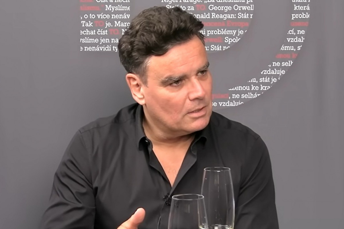 „Ústava není plastelína!“ Holec se vysmál Pavlovi za výklad moci