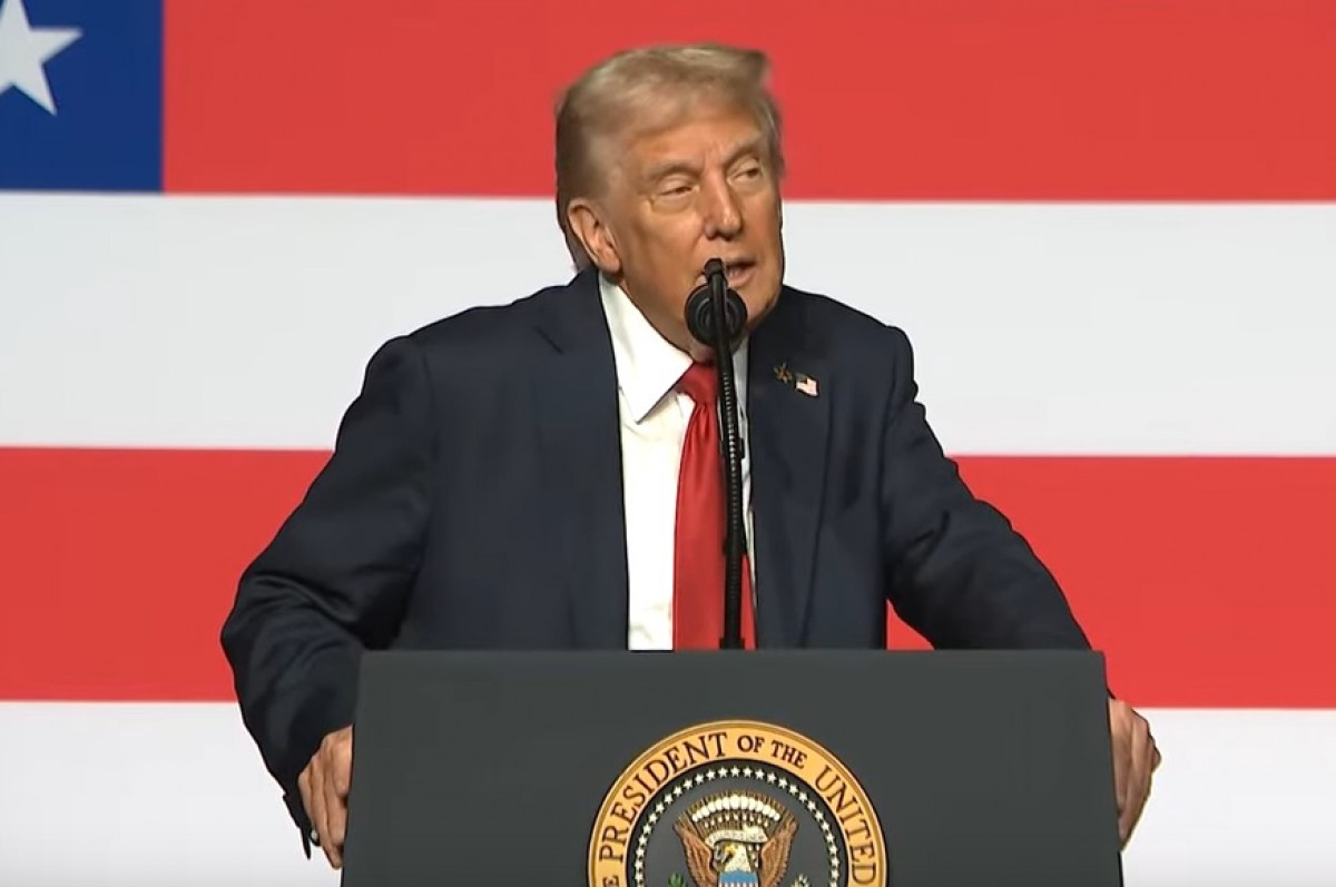 Trumpův podivný stav mezi válkou a nervózním příměřím