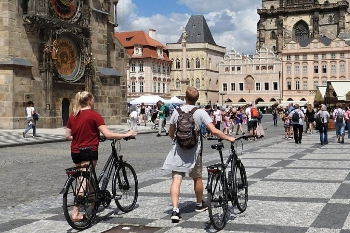 Prahou pěšky i na kole