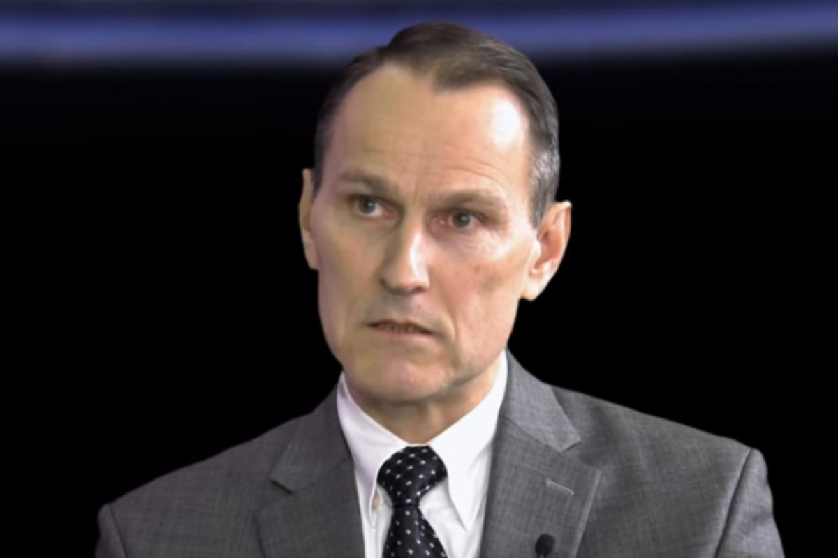 Erik Best:  Dezinformační palebná síla