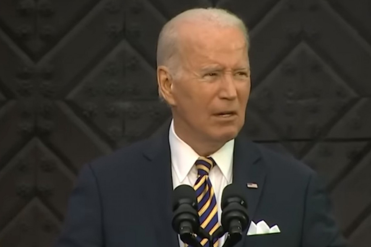 Hrozba obžaloby: Biden nebude odstraněn, ale jeho nervy se chvějí