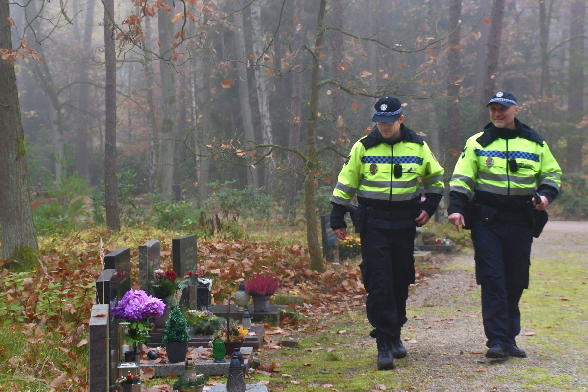 Otevírací doba hřbitovů je až do neděle 2. listopadu prodloužena Otevírací doba hřbitovů je až do neděle 2. listopadu prodloužena