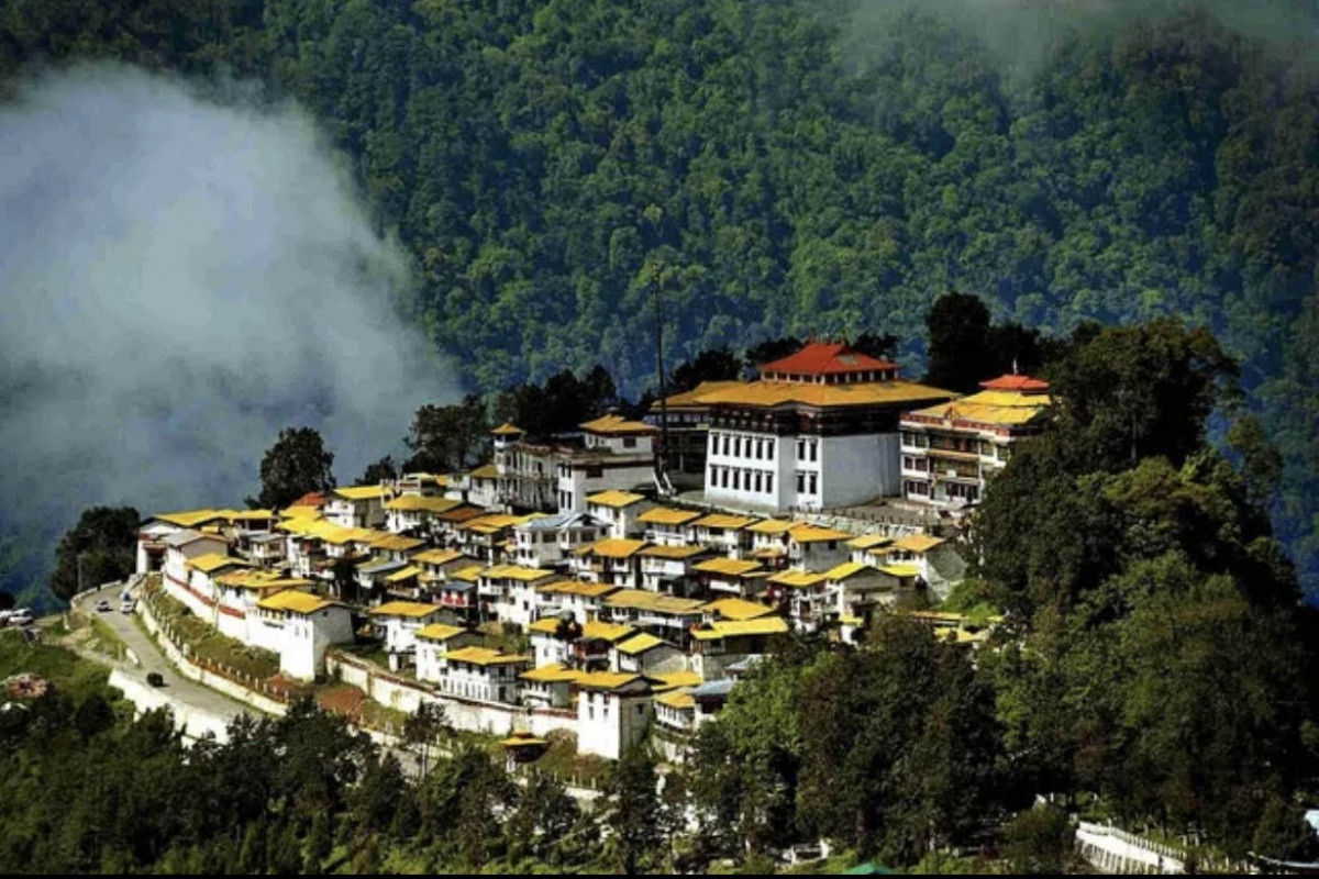 Tawang: Klášter v oblacích a duchovní poklad Himalájí Tawang: Klášter v oblacích a duchovní poklad Himalájí