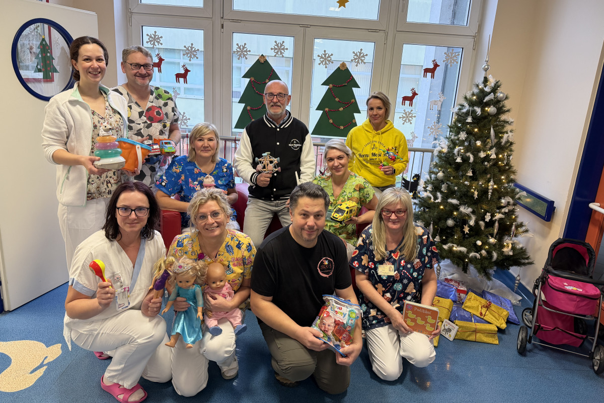 Hračky z Horní Moštěnice potěší malé pacienty v přerovské nemocnici