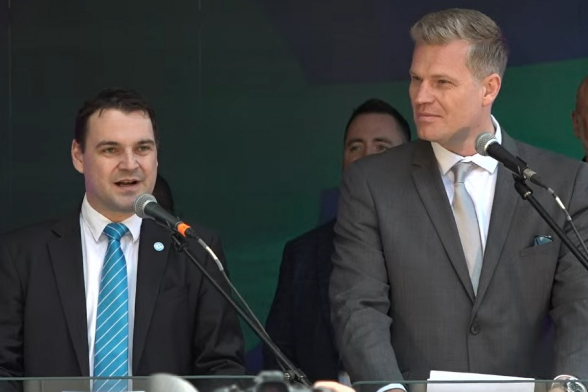 Motoristé v koutě. Krizový sjezd a padající preference