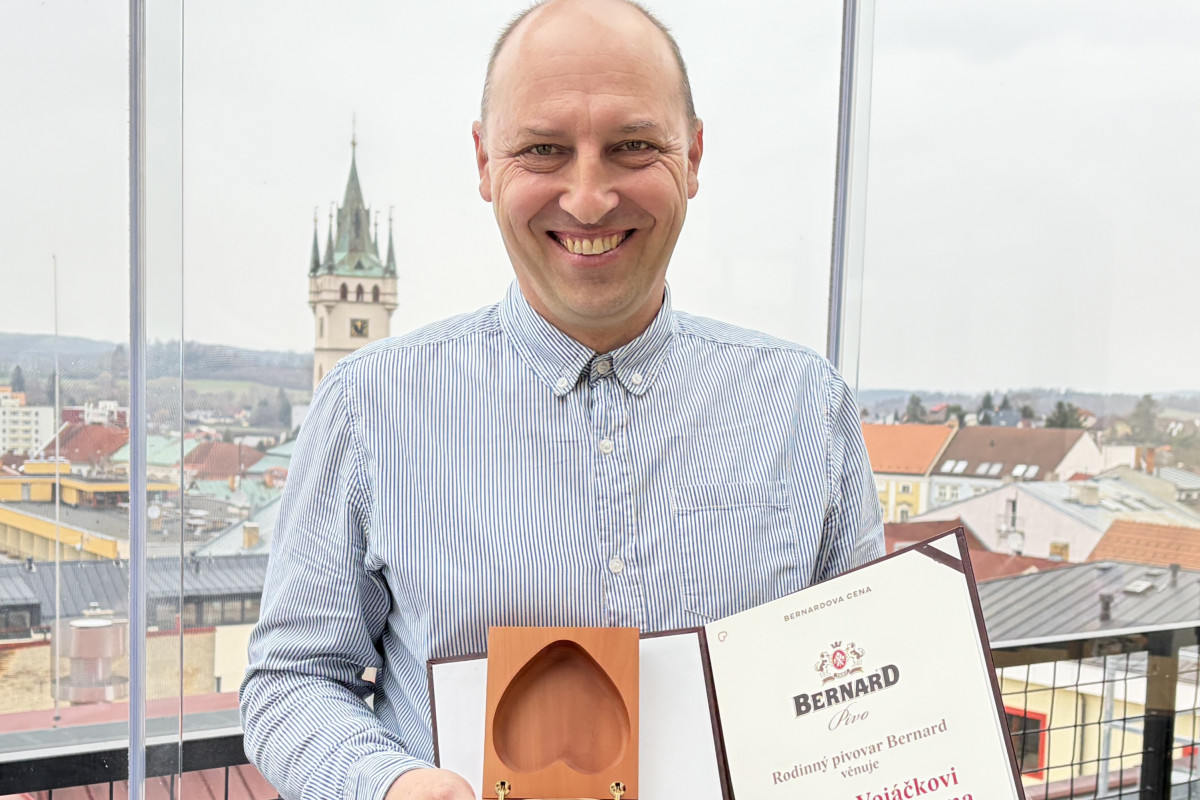 Zachránil řidiče z hořícího auta. Převzal ocenění: Bernardovu cenu