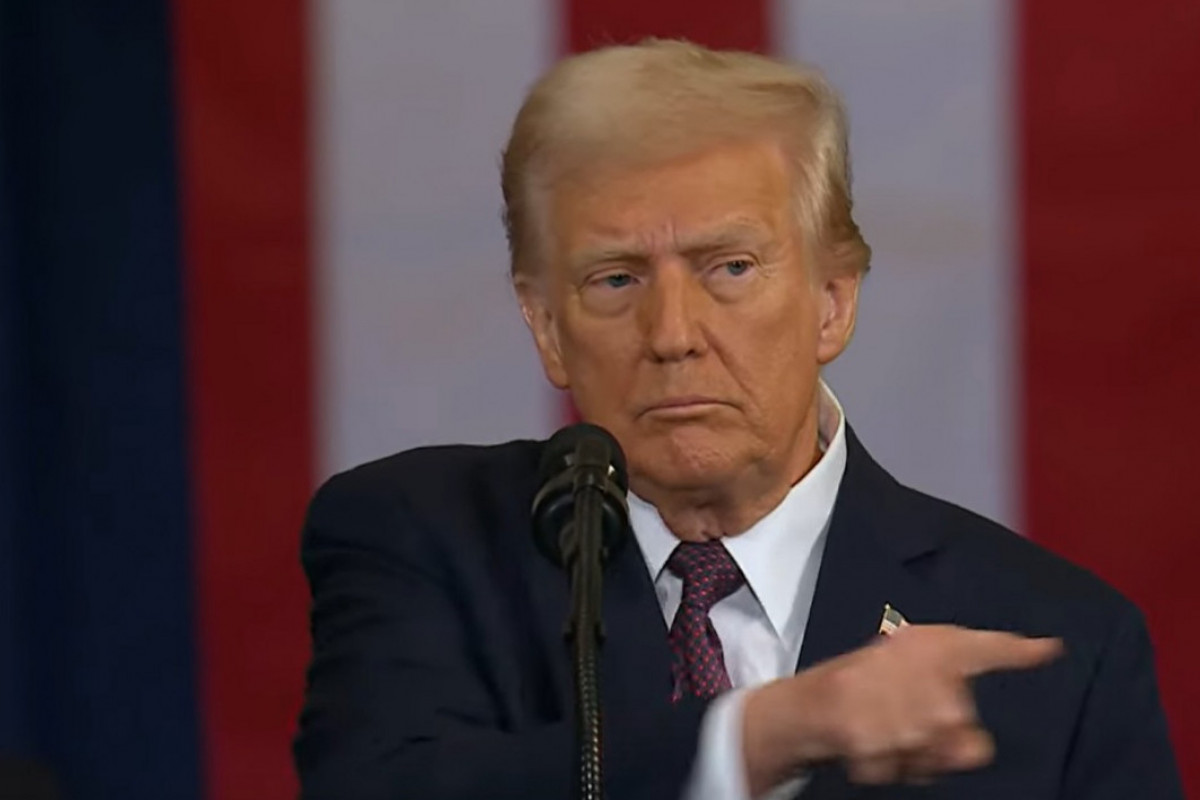 Zelenskij vyhrožuje Orbánovi vojáky a Trump úkoluje Zelenského