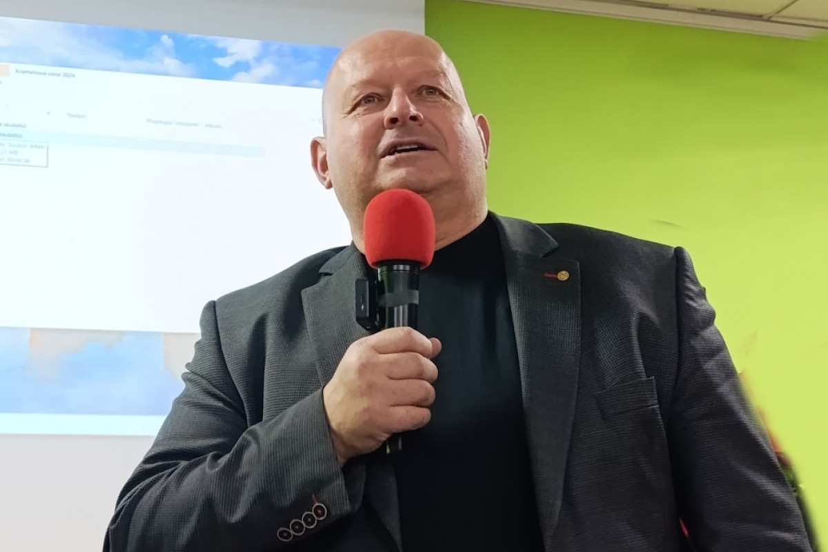 Štefec: Merz jako představitel poražené země ve 2.sv.v. si s chutí kopne do národa, který ho v této válce porazil Štefec: Merz jako představitel poražené země ve 2.sv.v. si s chutí kopne do národa, který ho v této válce porazil