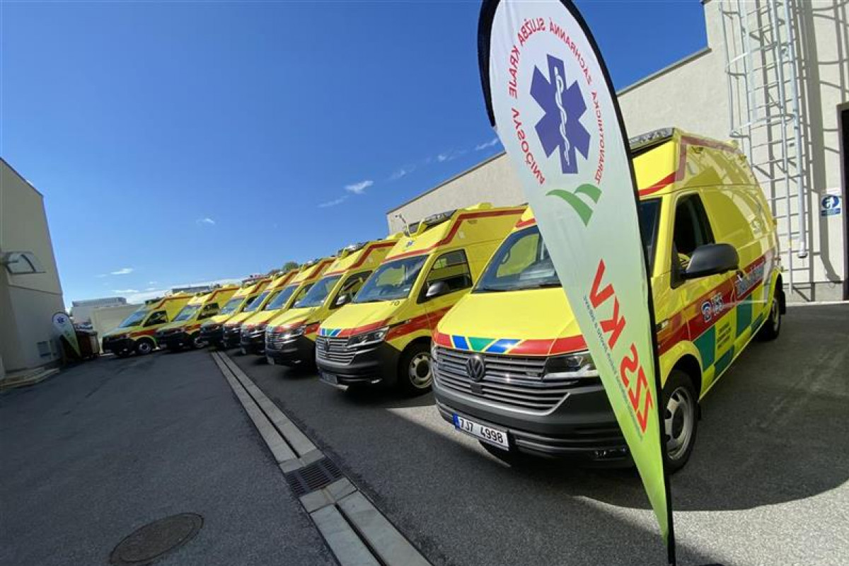 Krajští záchranáři v Jihlavě převzali osm nových sanitek