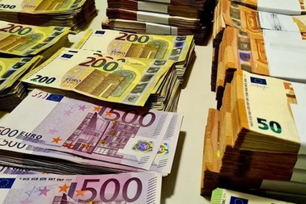 Evropská komise spřádá plán, chce získat 210 miliard z ruských aktiv