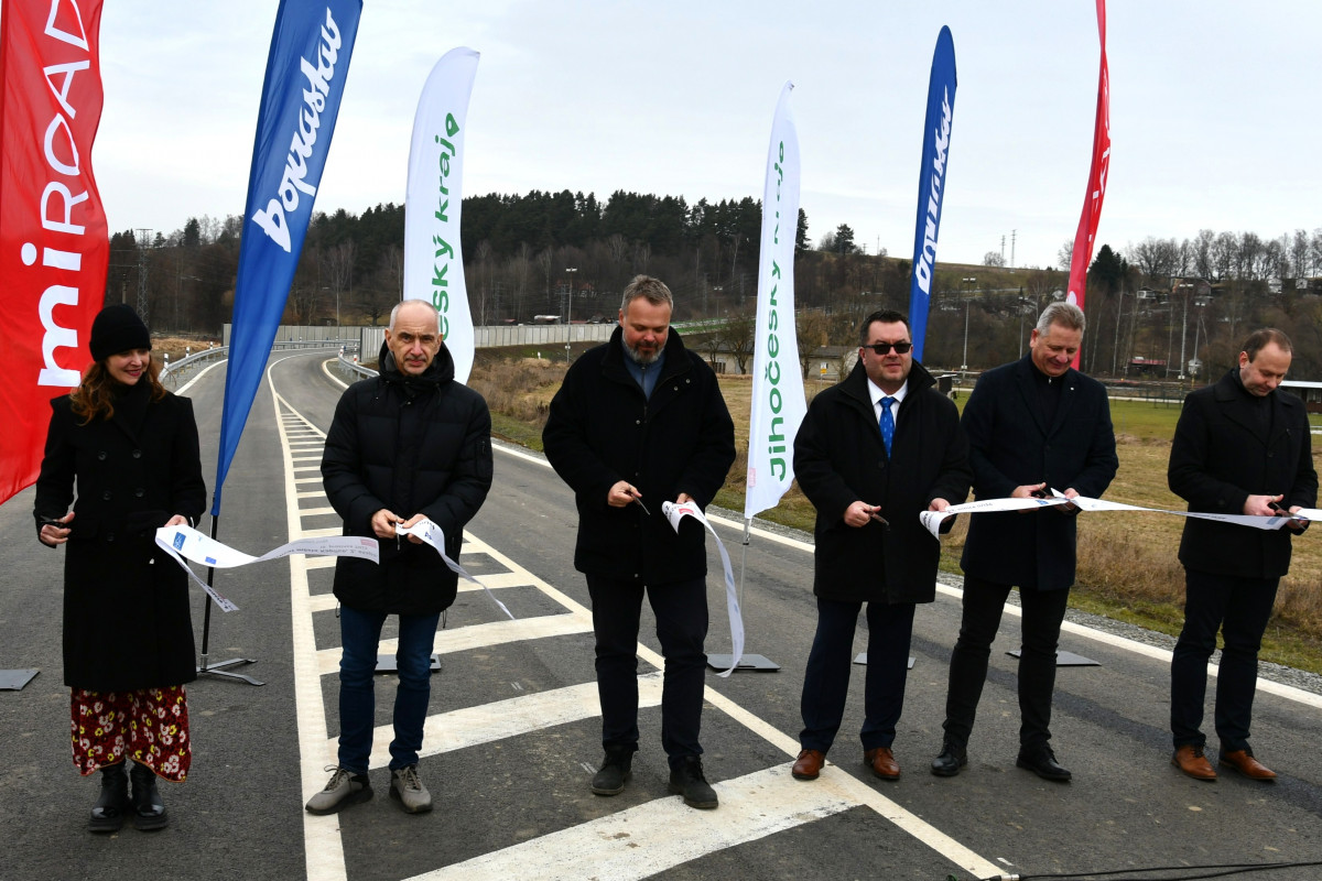 Obchvat Kaplice přináší zklidnění dopravy v centru města