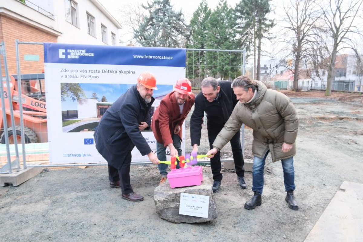 Fakultní nemocnice Brno staví objekt pro Dětskou skupinu