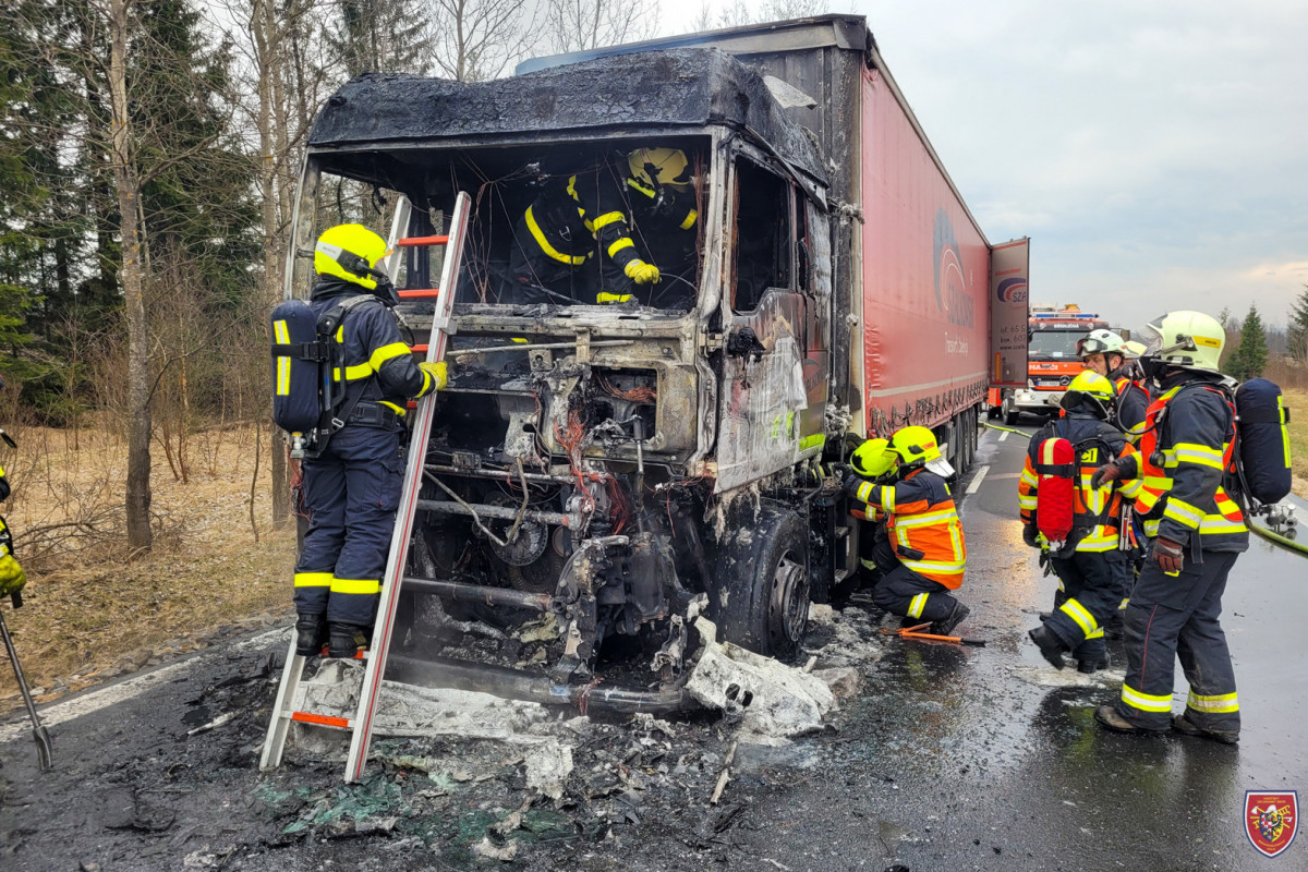 Požár kamionu u Dětřichova n.B. způsobil škodu za 900 tisíc korun