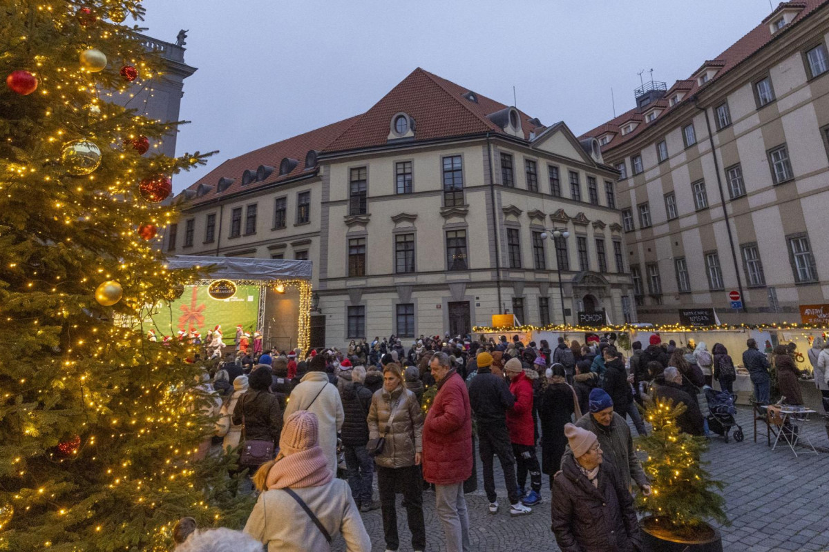 Trhy na Mariánském náměstí budou letos ve znamení Ladových Vánoc