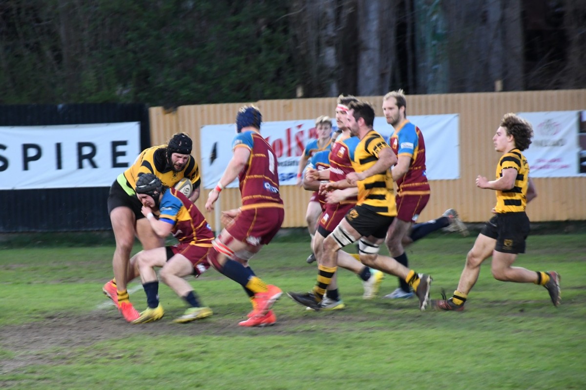 Kam 25. dubna za sportem?  Na fotbal, lední hookej,  florbal či ragby