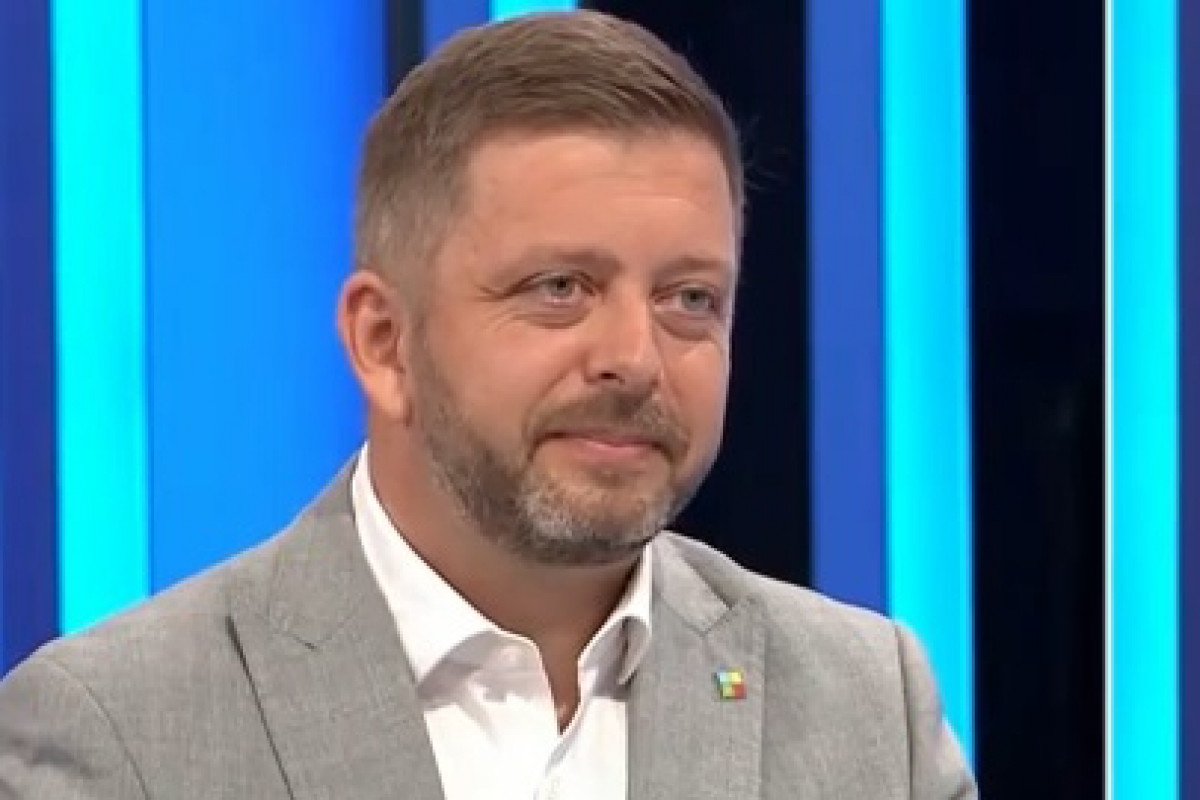 Rakušane, spadla klec! Výzvy k okamžité rezignaci se množí Rakušane, spadla klec! Výzvy k okamžité rezignaci se množí