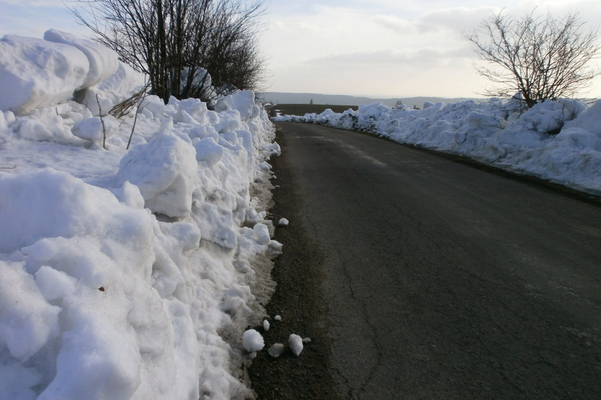 Desítky úseků místních komunikací čekají letos opravy Desítky úseků místních komunikací čekají letos opravy