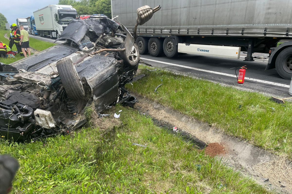 Při  nehodě na Jablunkovsku zasahovali i hasiči během  volna