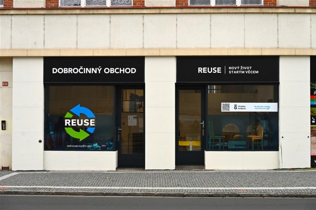 Hradec rozšiřuje síť re-use obchodů, nově se zaměří na textil Hradec rozšiřuje síť re-use obchodů, nově se zaměří na textil