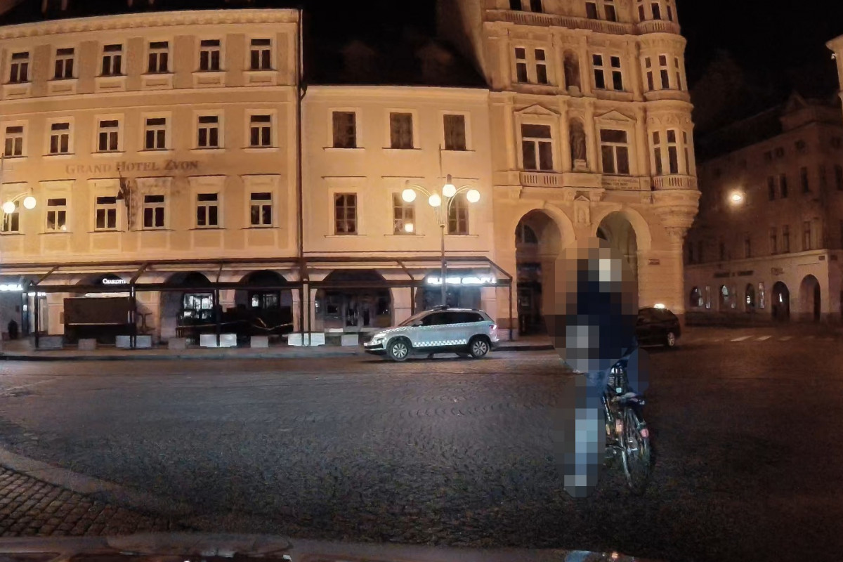 Noční jízda skončila pádem: Cyklista nadýchal 2,24 promile Noční jízda skončila pádem: Cyklista nadýchal 2,24 promile