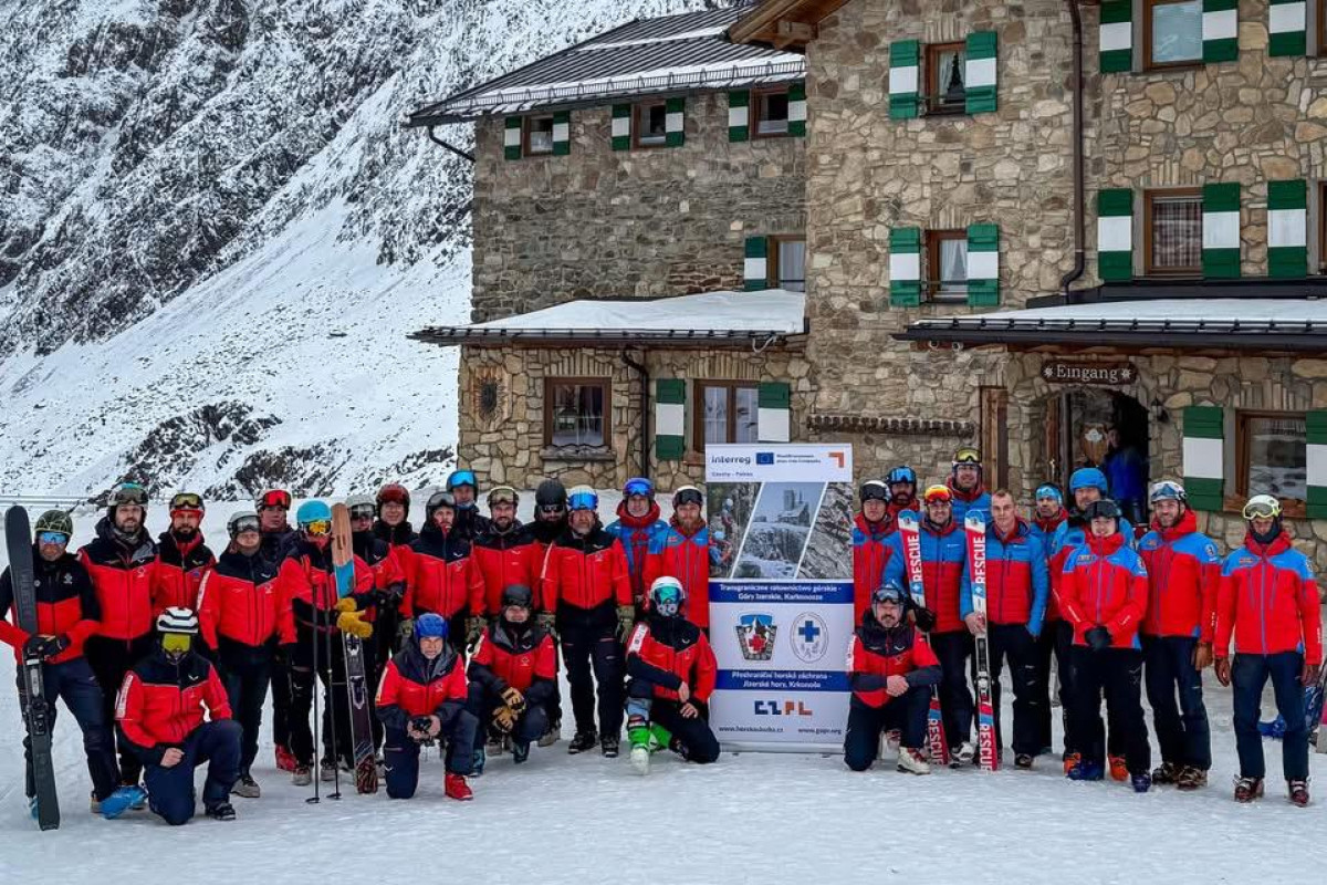 Čeští záchranáři na cvičení na ledovci Stubai