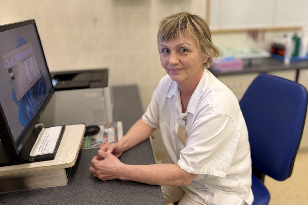 V Přerově léčí bolestivou píštěl u kostrče pomocí speciálního laseru V Přerově léčí bolestivou píštěl u kostrče pomocí speciálního laseru