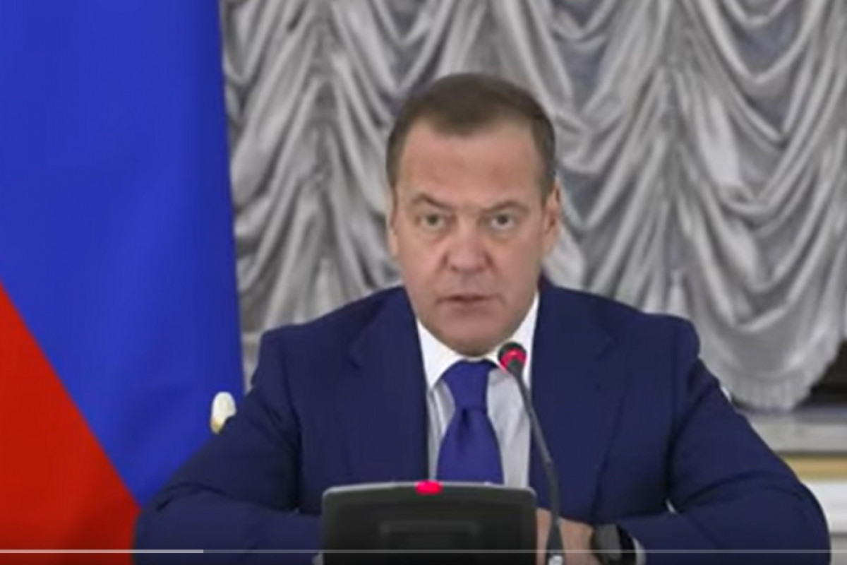 Medveděv označil Trumpovo nové ultimátum za „krok k válce“ mezi USA a Ruskem